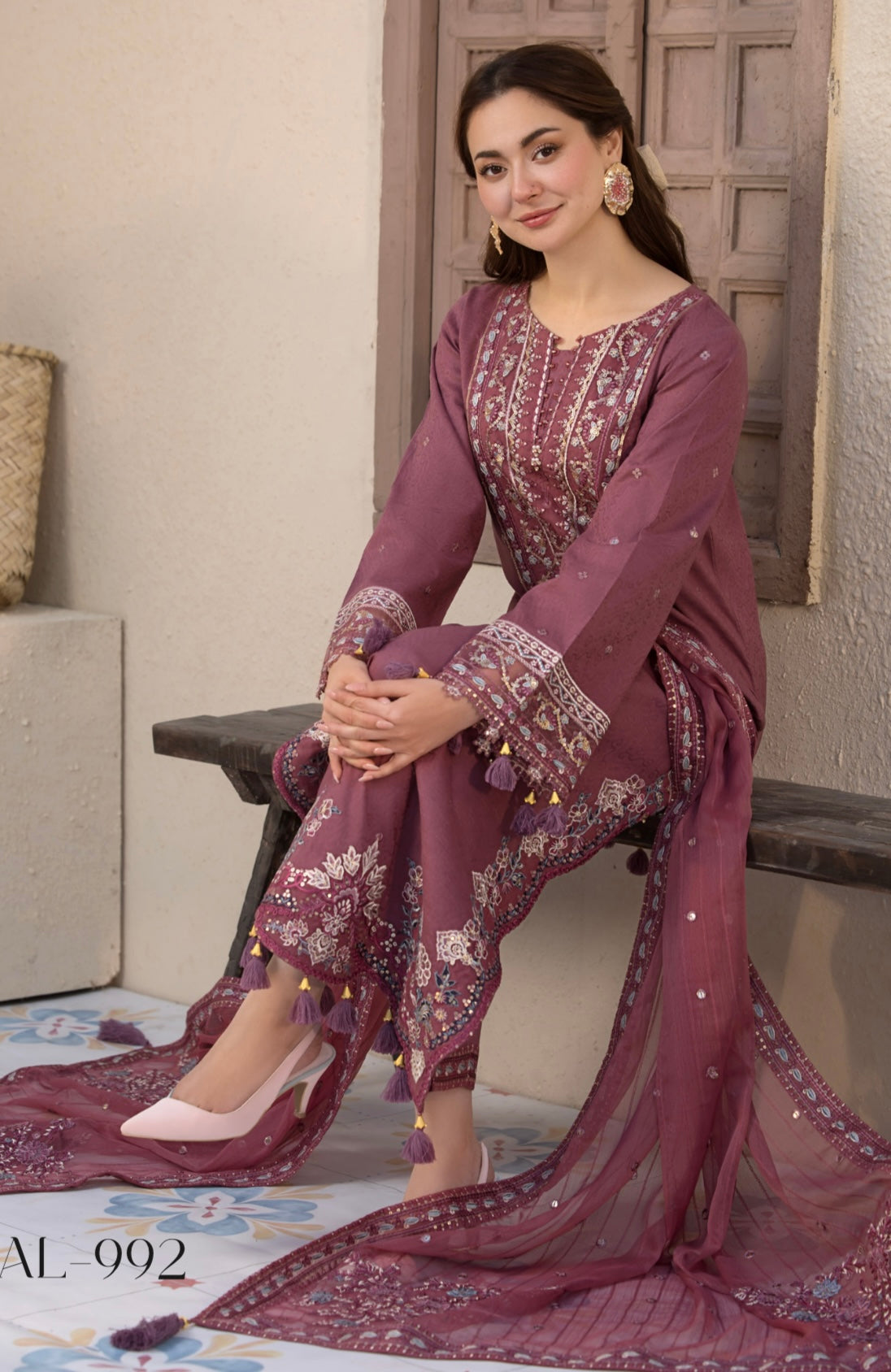 EXCLUSIVE HANIA AMIR JANAAN COLLECTION