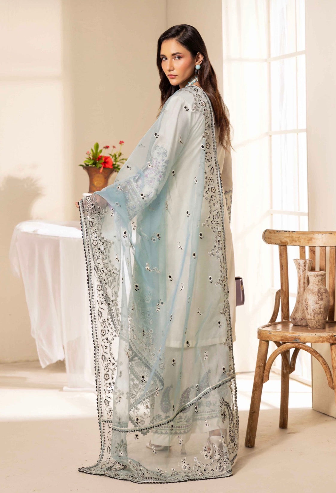 SIMRANS RAYAA - Embroidered soft cotton outfit with plazo