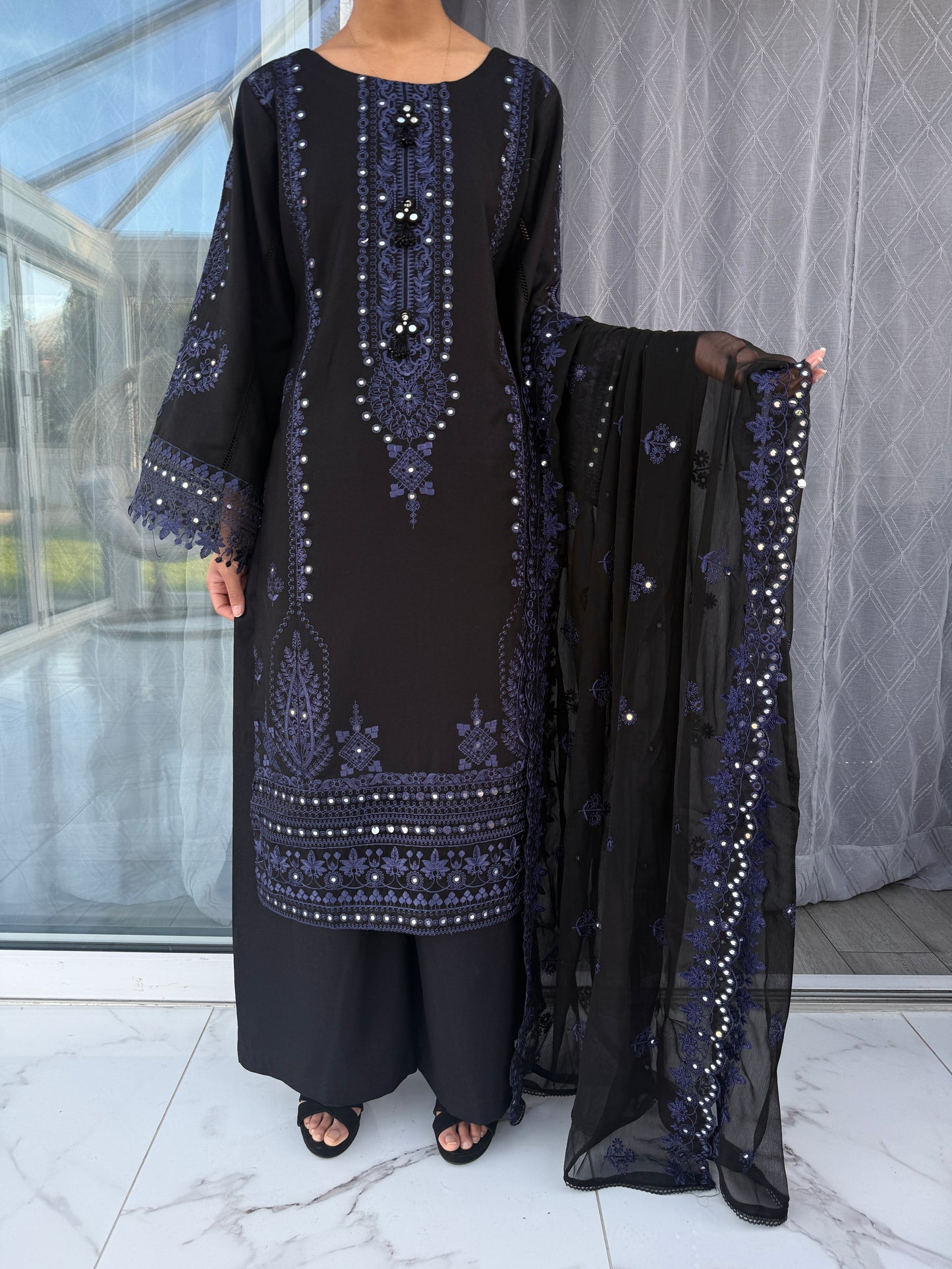 UNAIZA BLACK - Embroidered Dhanak kameez with chiffon dupatta/plazo