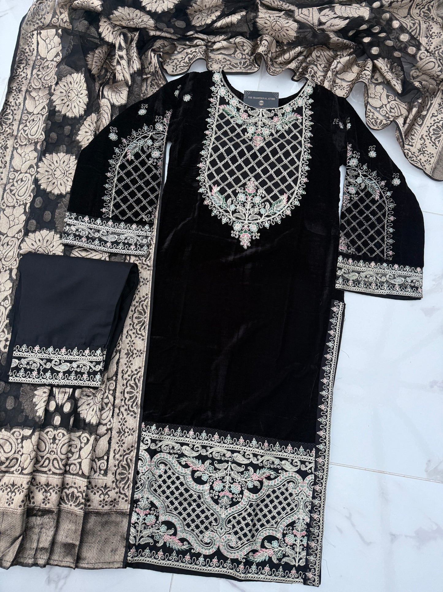 SIMRANS FANNAH COLLECTION - BLACK