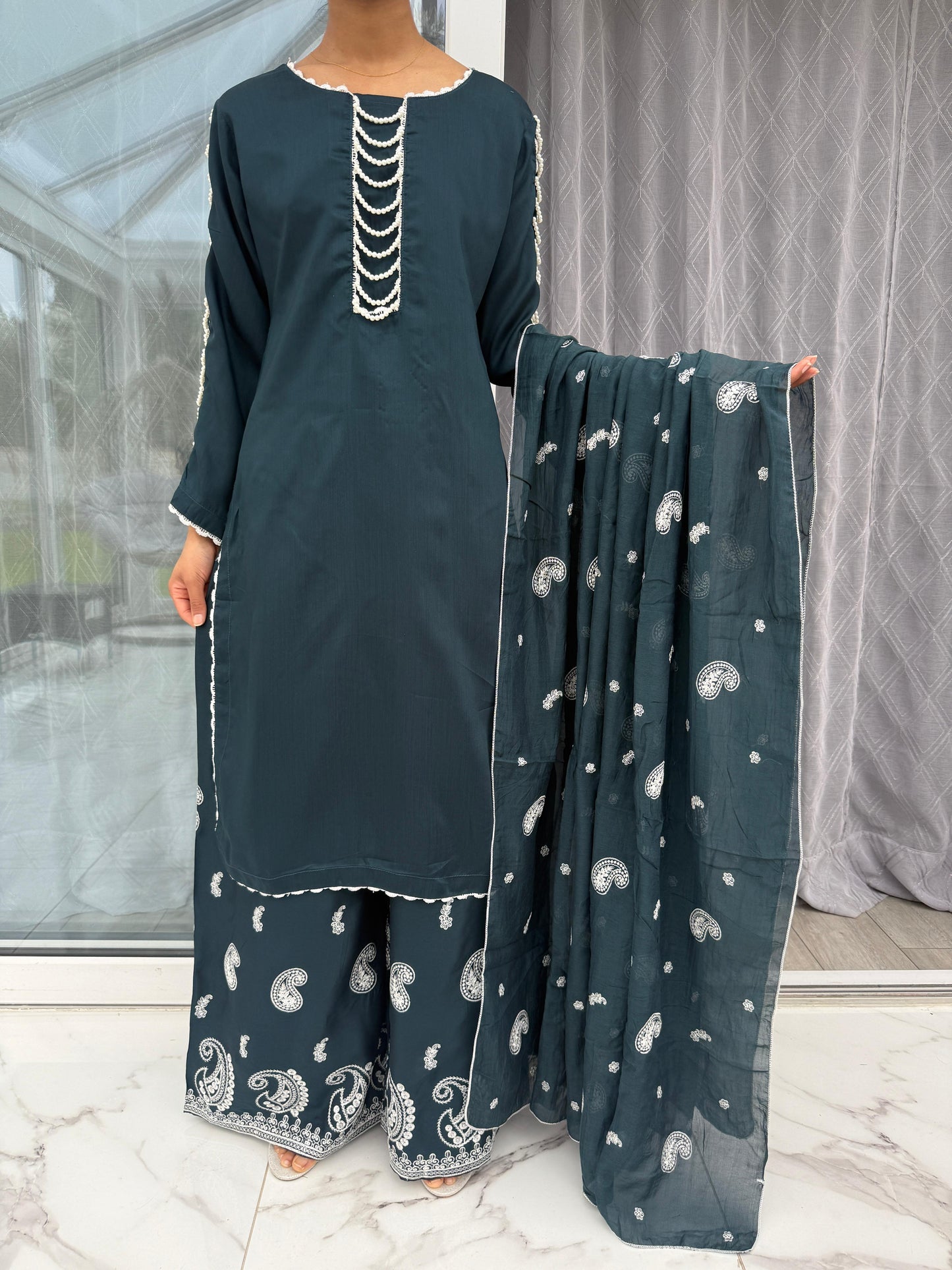 ELYSA TEAL - Viscose kameez with pearls and embroidered plazo