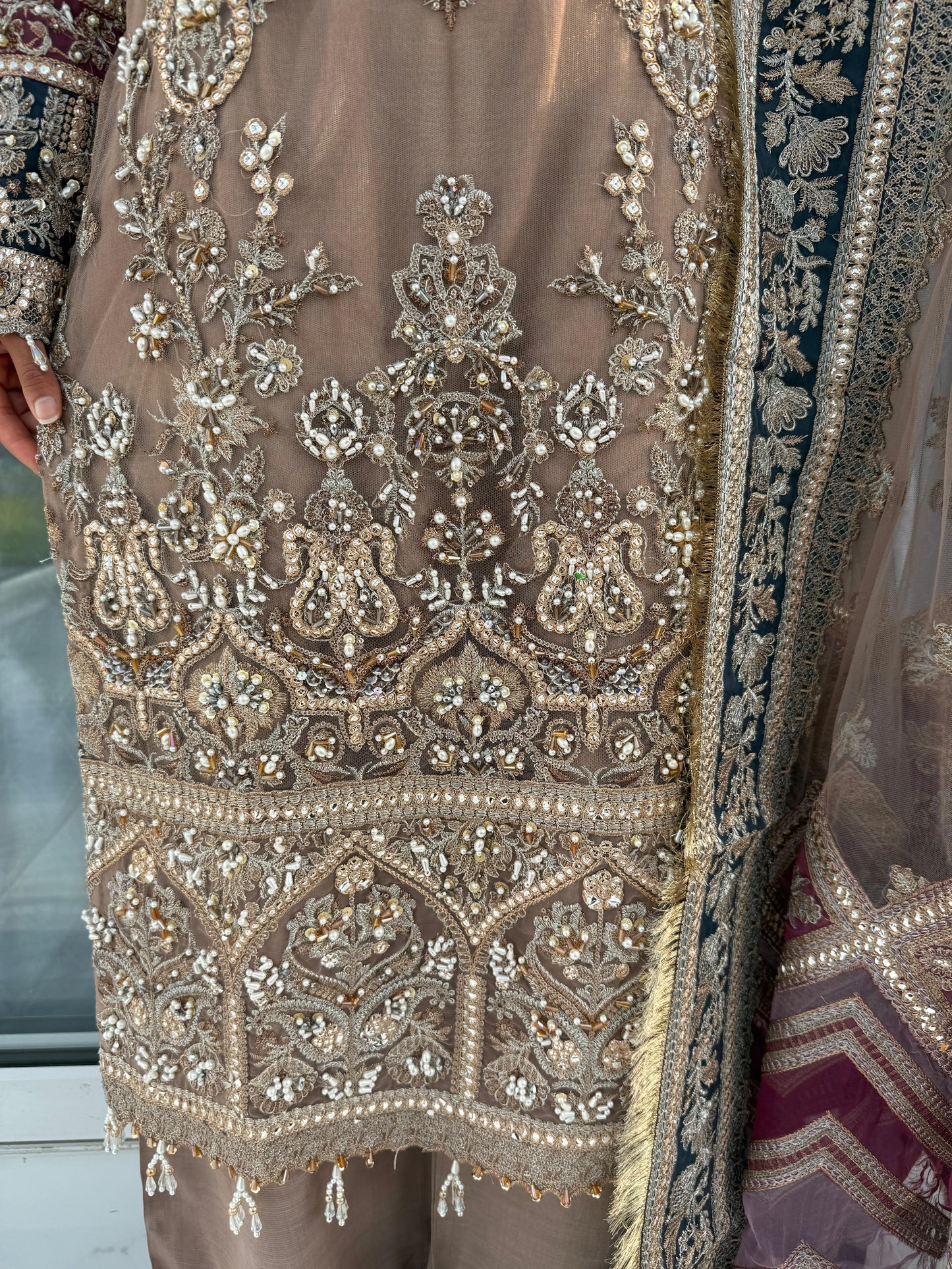 AINAZ - Heavy embroidered net kameez with handwork