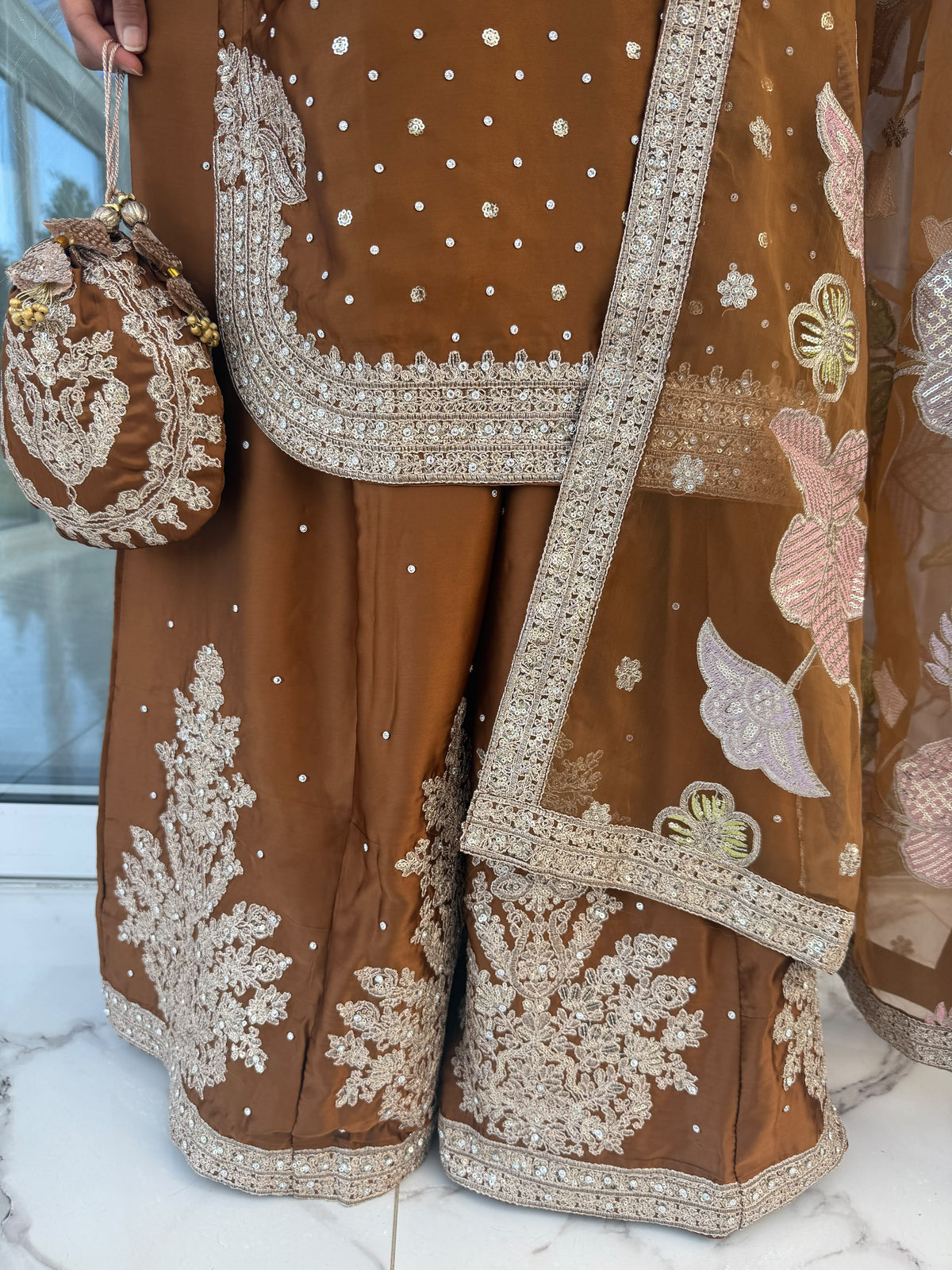 ZARYAB BROWN - Embroidered silk kameez with Sharara