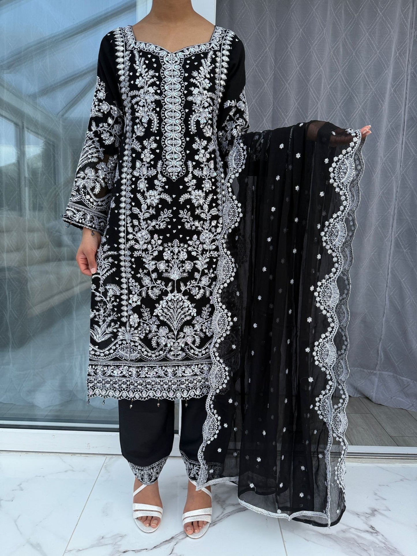 KINZA MOTHER/DAUGHTER - BLACK