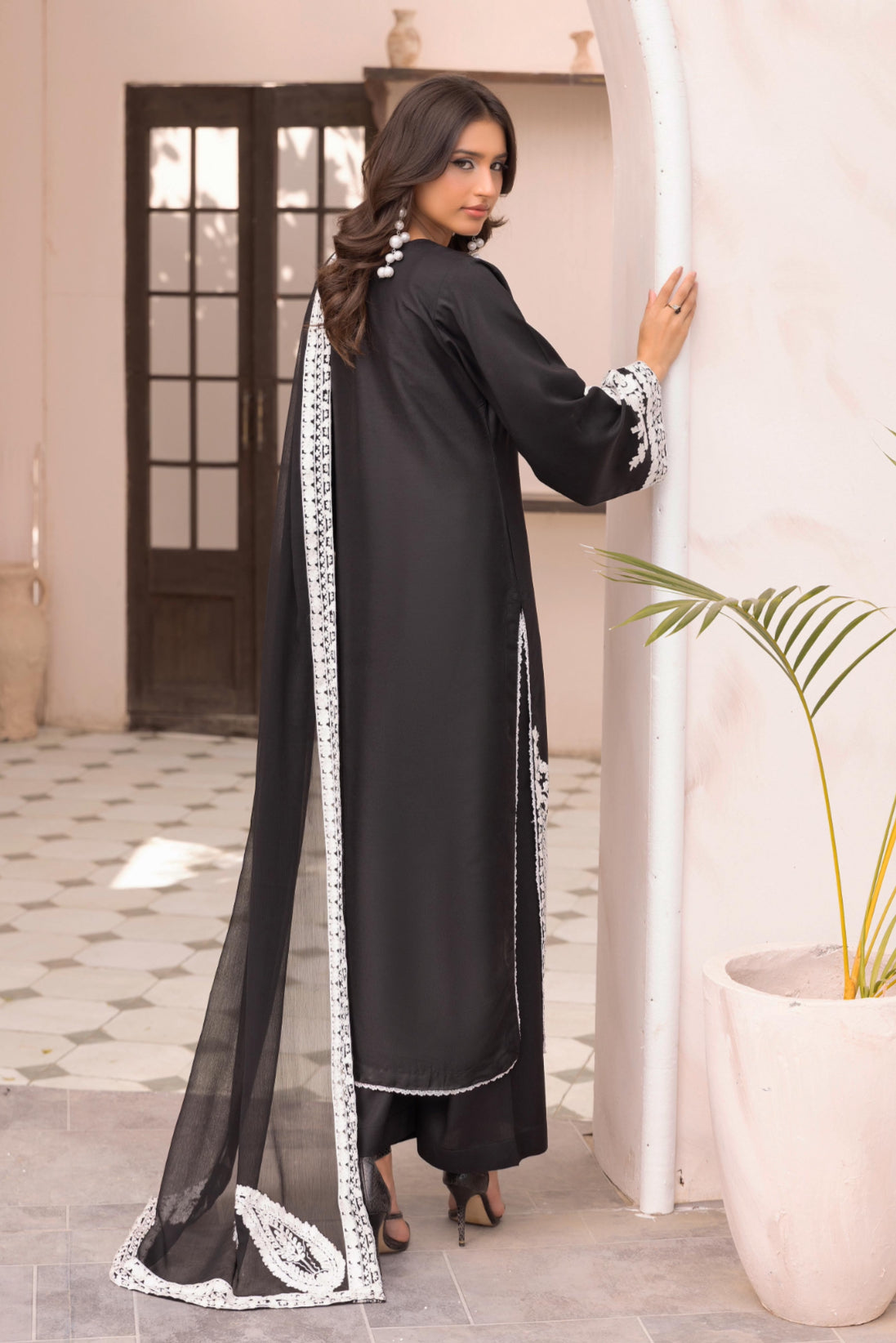 AMILA SIMRANS -  BLACK