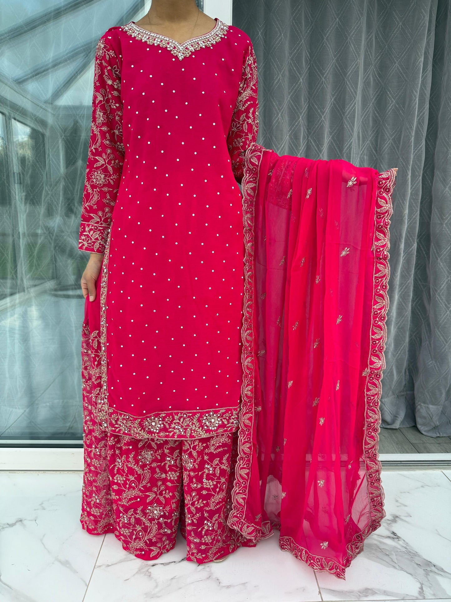 MUSKAAN - Chiffon outfit with embroidered sharara