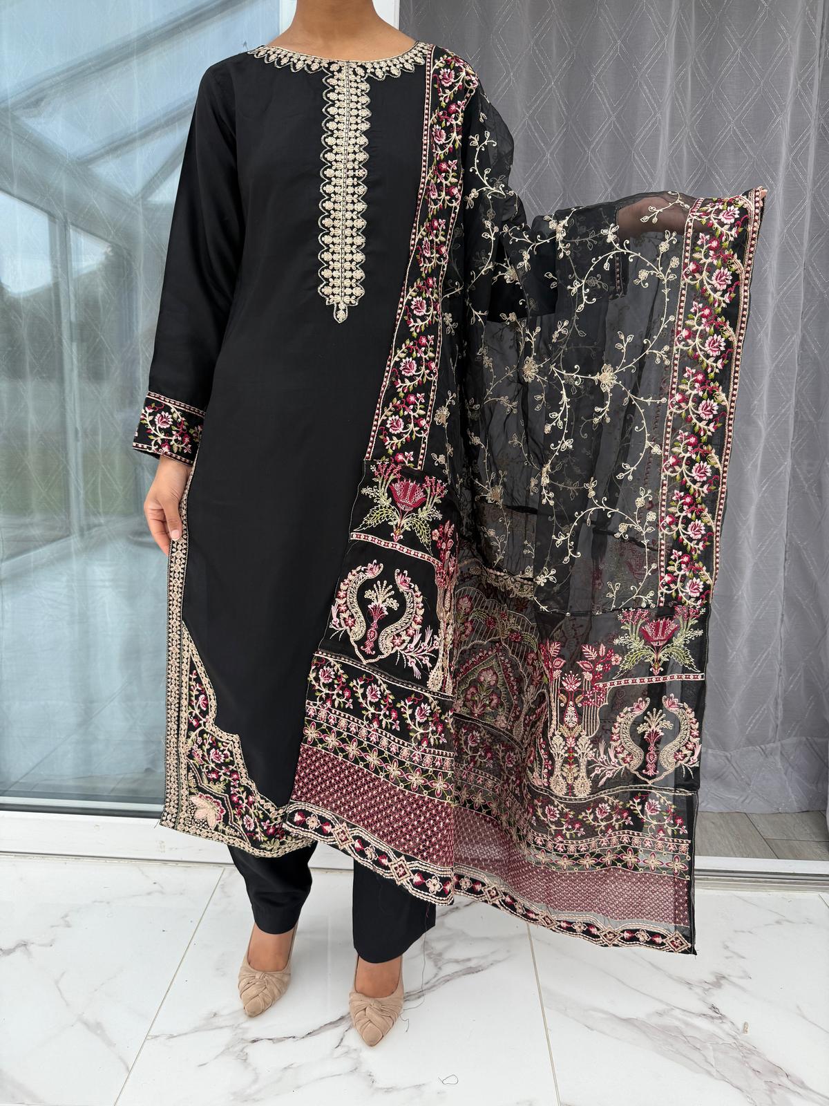 MARIA B EID FESTIVE