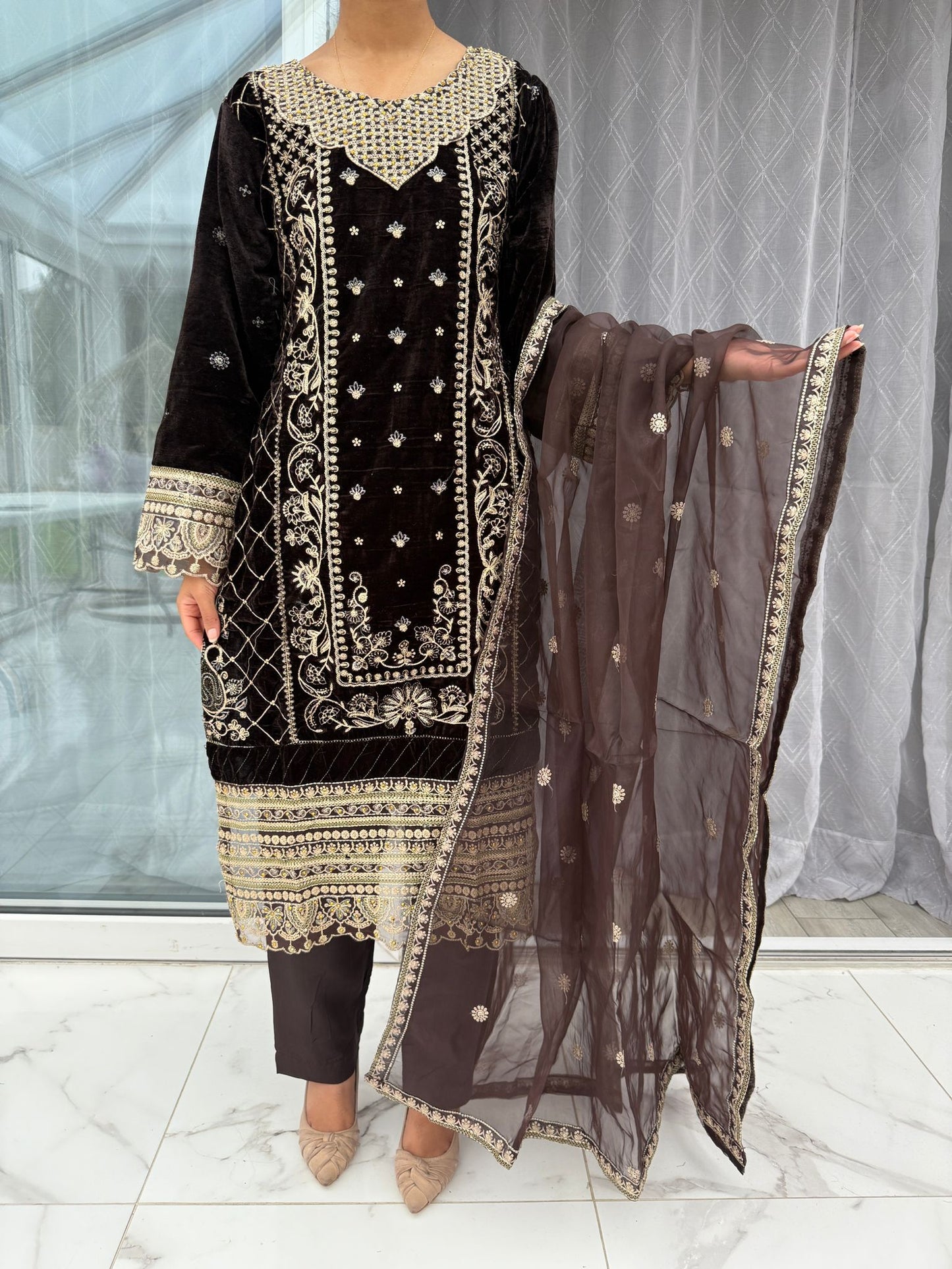 SIMRANS NURI - CHOCOLATE BROWN
