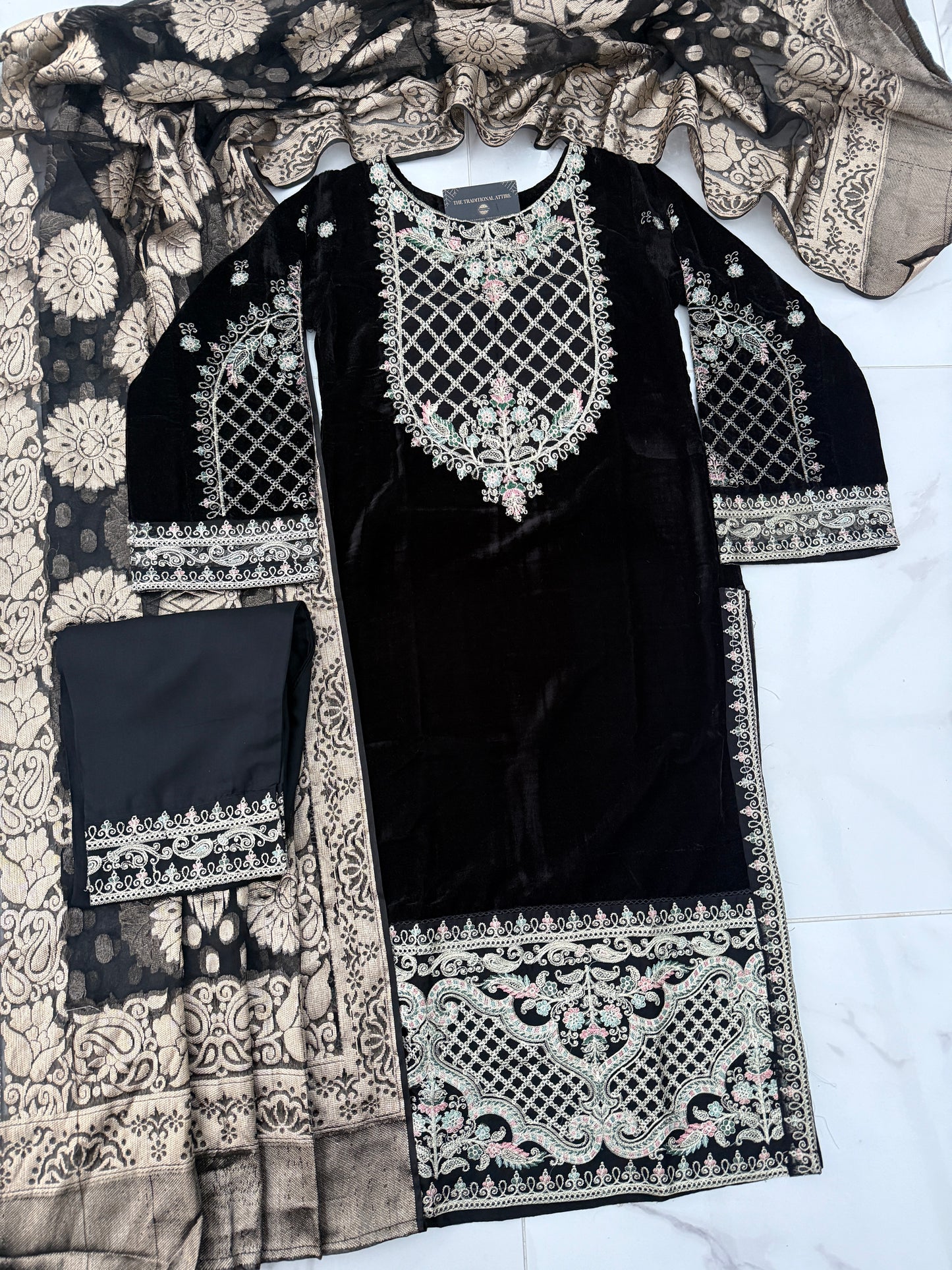 SIMRANS FANNAH COLLECTION - BLACK