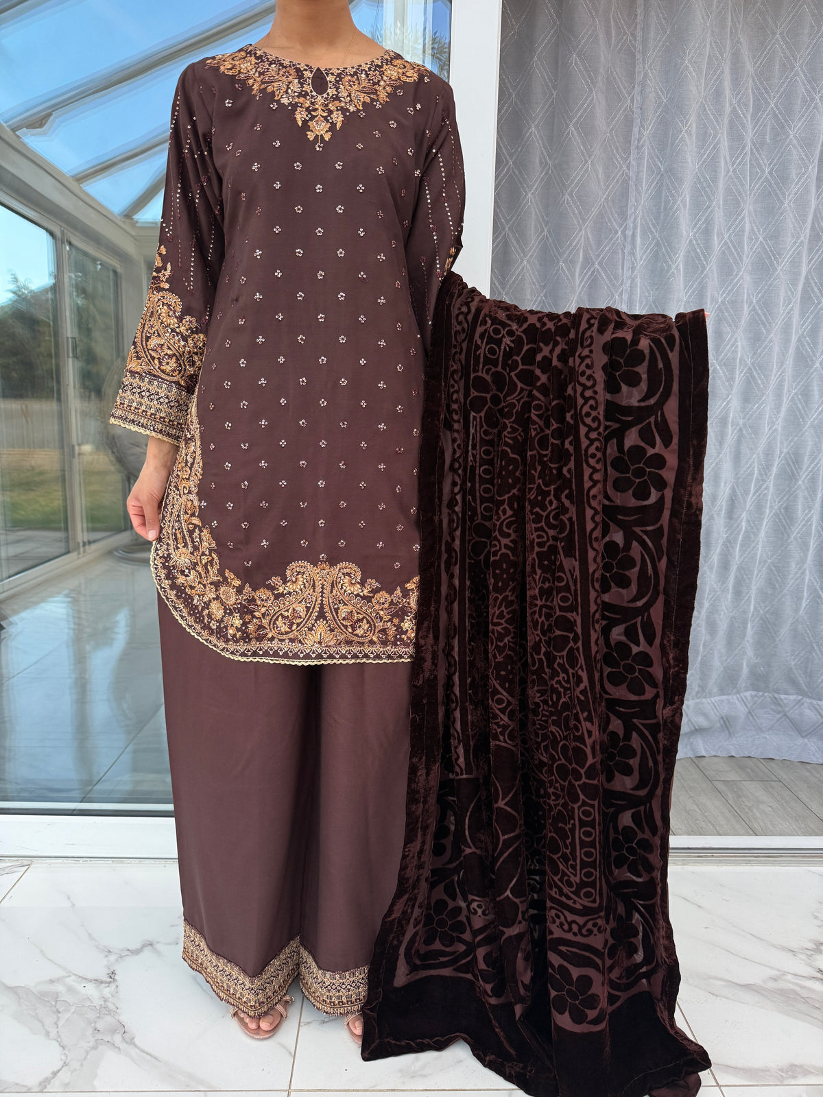 ZIYA SIMRANS - Embroidered Dhanak kameez with plazo & plachi shawl