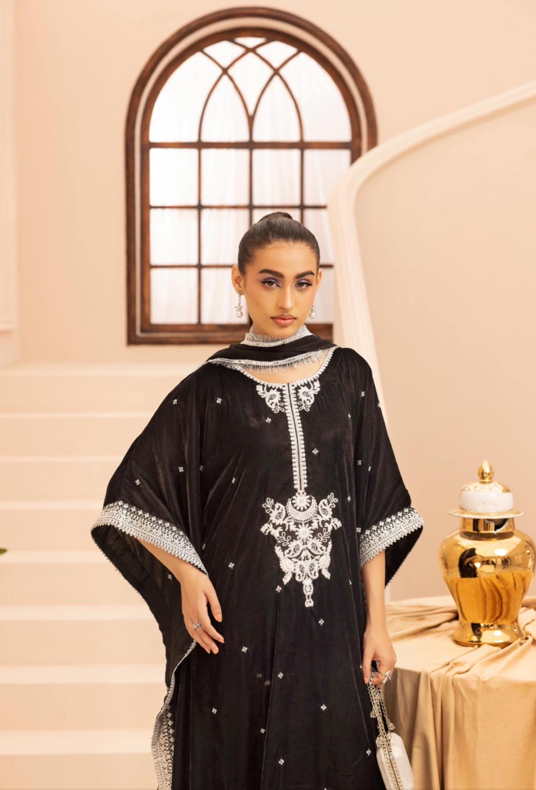 ZAYNA LUX VELVET KAFTAN SIMRANS BLACK