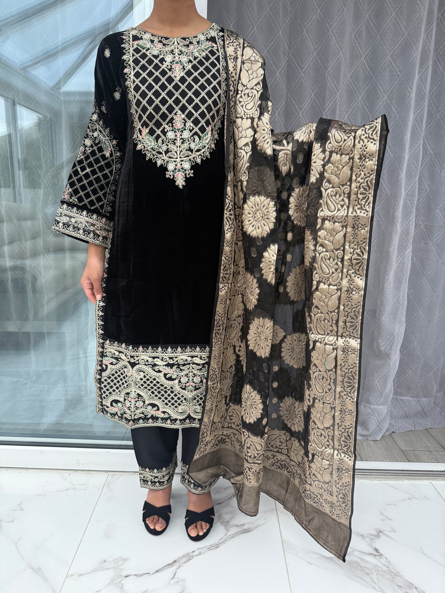 SIMRANS FANNAH COLLECTION - BLACK