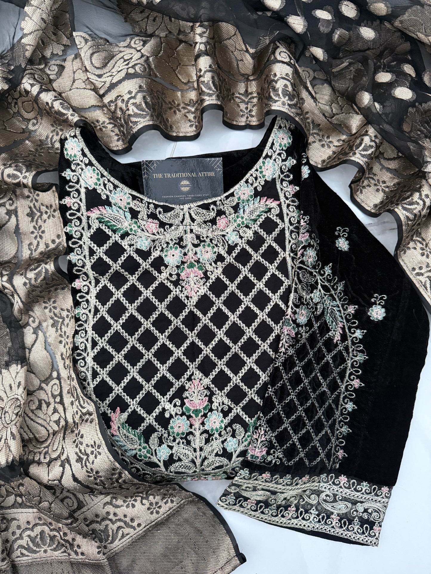 SIMRANS FANNAH COLLECTION - BLACK
