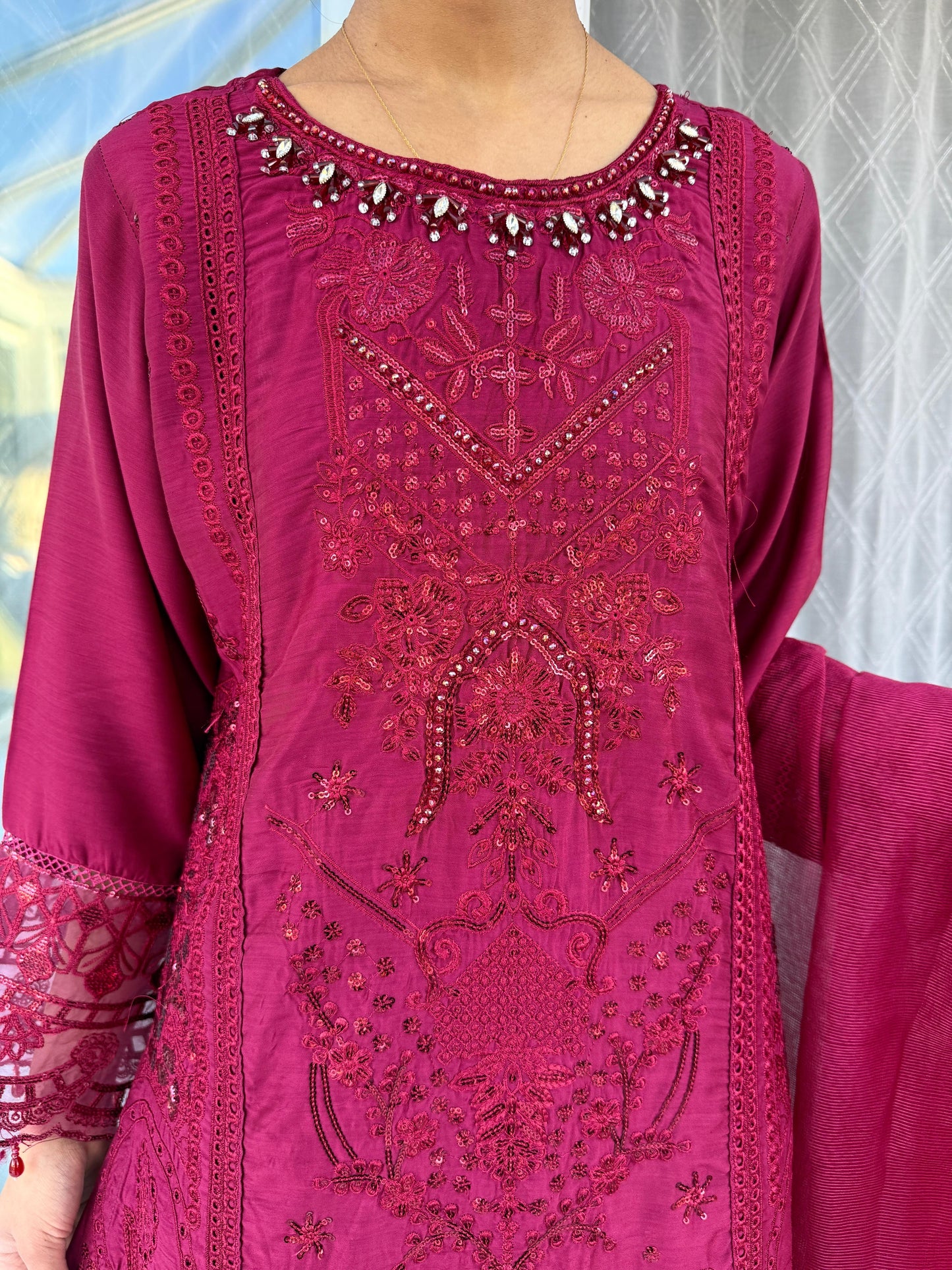 ARWA - Embroidered viscose kameez with sequins