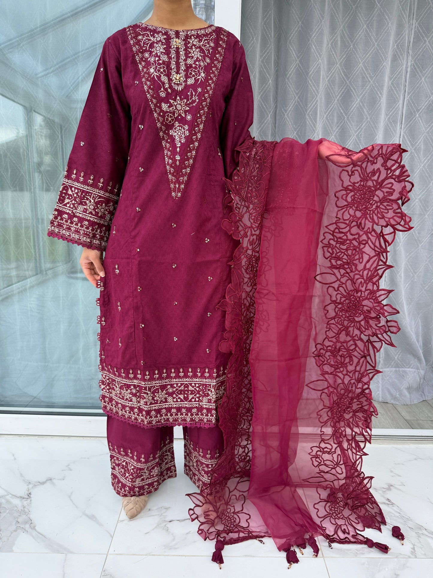 EXCLUSIVE HANIA AMIR JANAAN COLLECTION