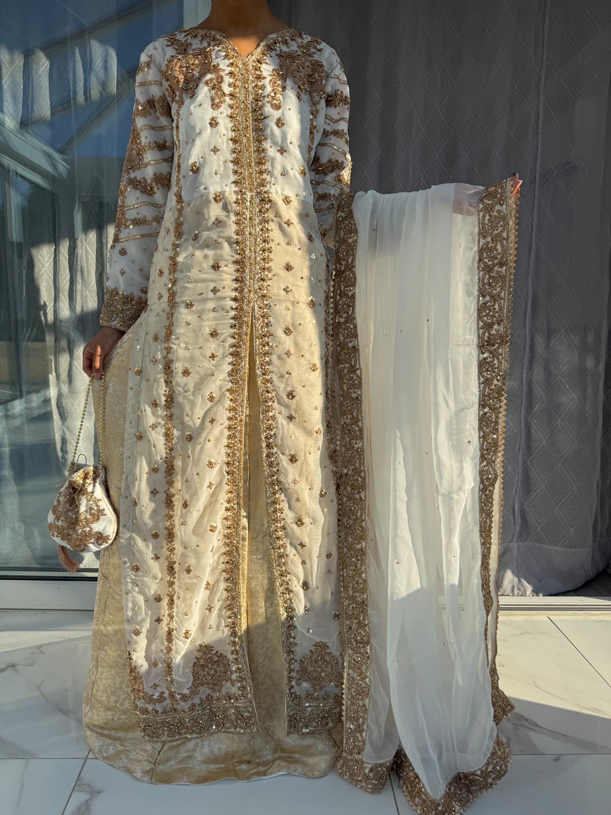 JANNAT WHITE - Embroidered chiffon kameez with brocade lengha