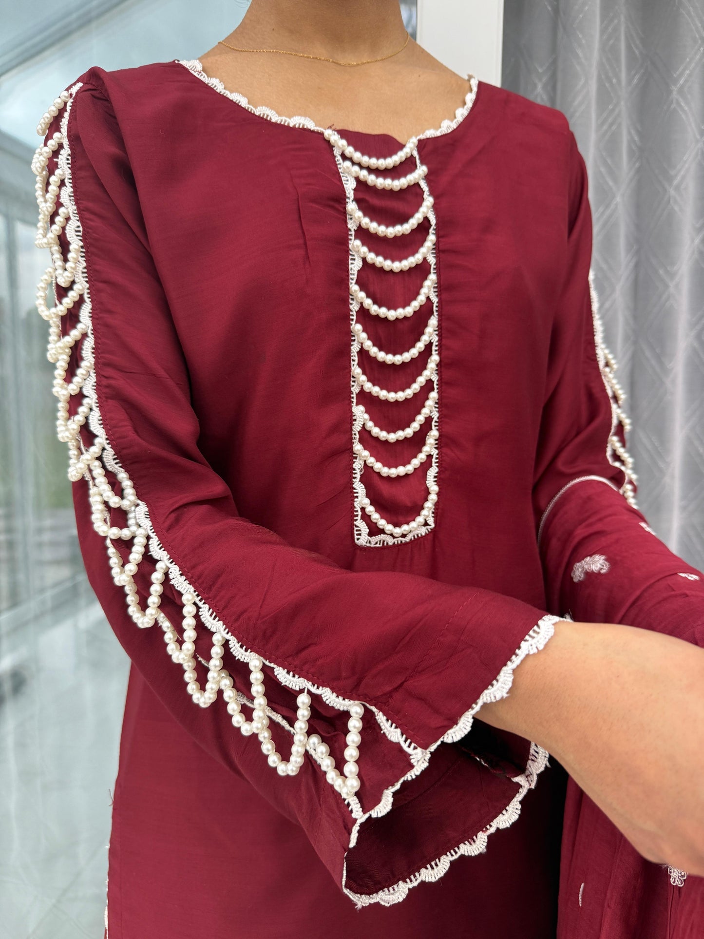 ELYSA - Viscose kameez with pearls and embroidered plazo