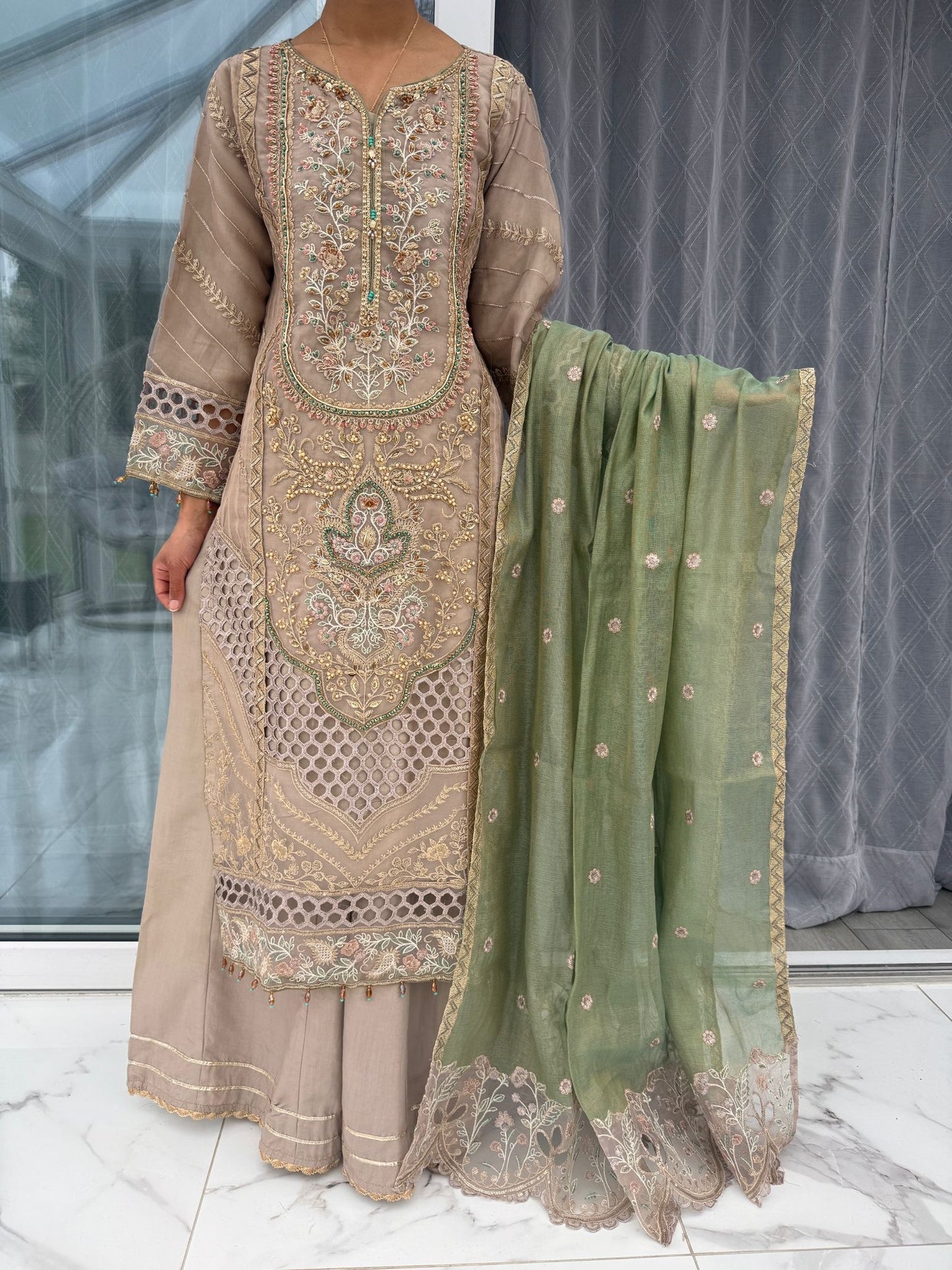 IZHAAR - Embroidered organza outfit with Kali Sharara