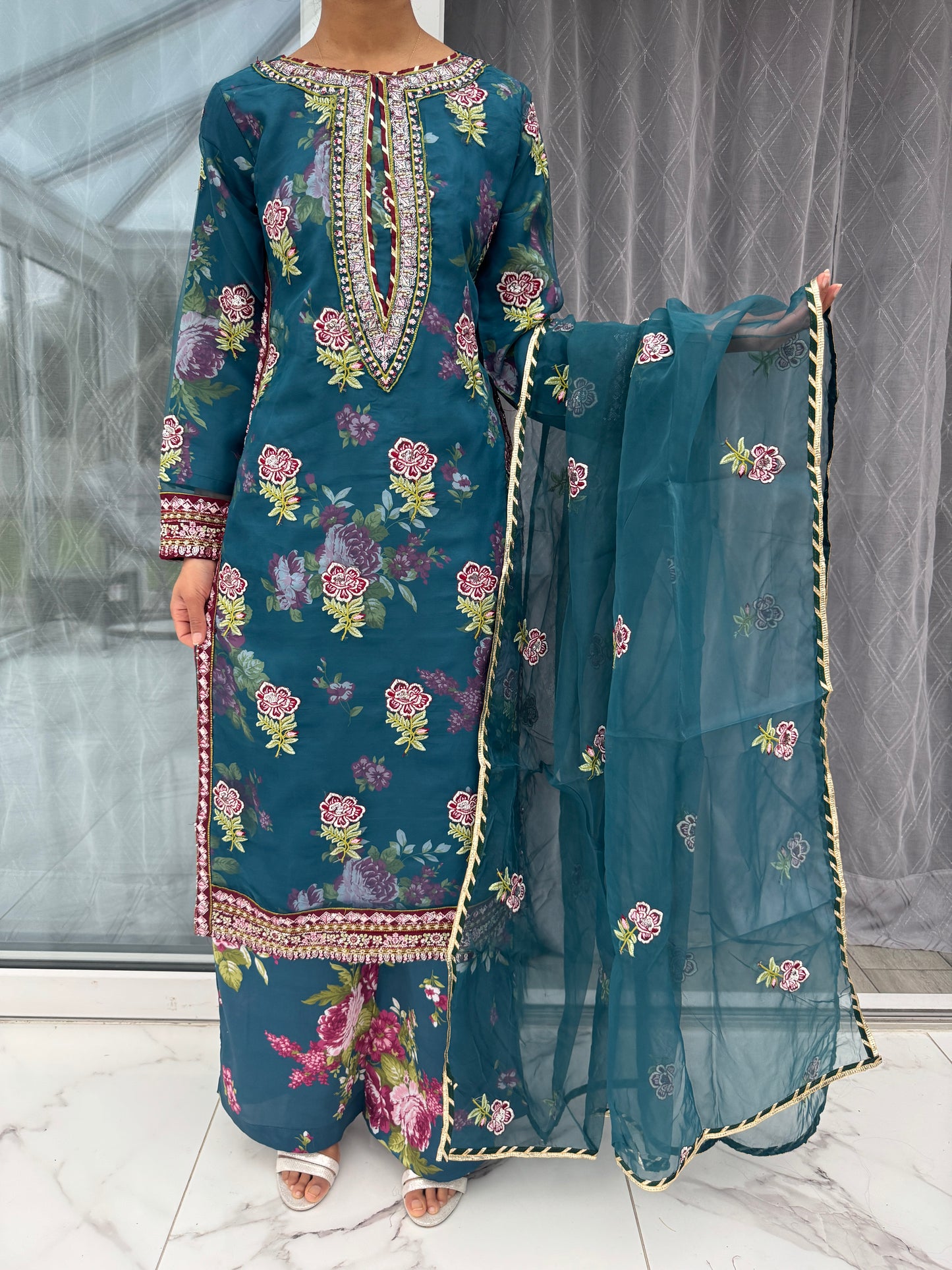 MINAHIL - Embroidered organza/silk printed kameez with plazo