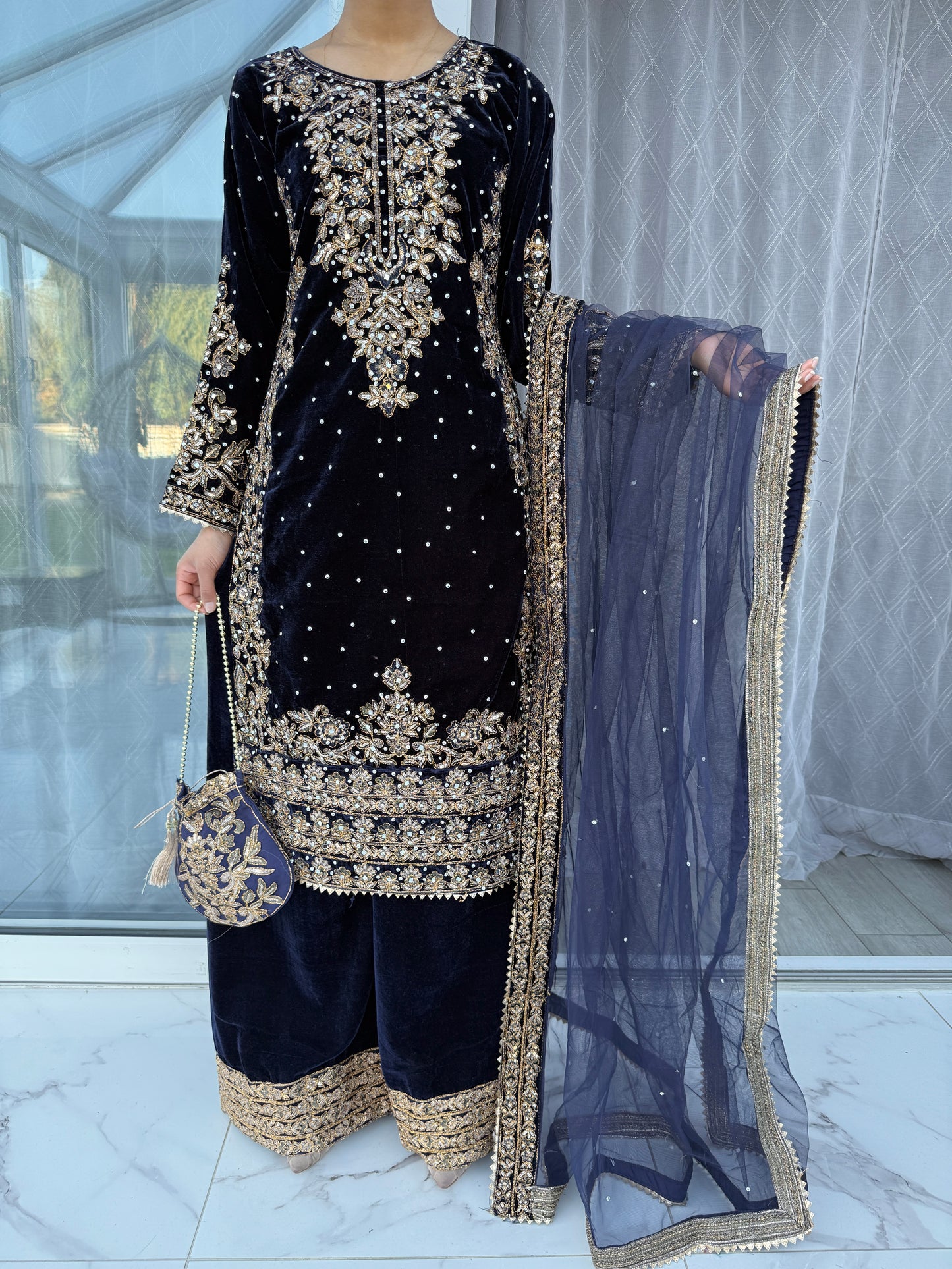 JANAAN VELVET NAVY - Embroidered velvet readymade party outfit