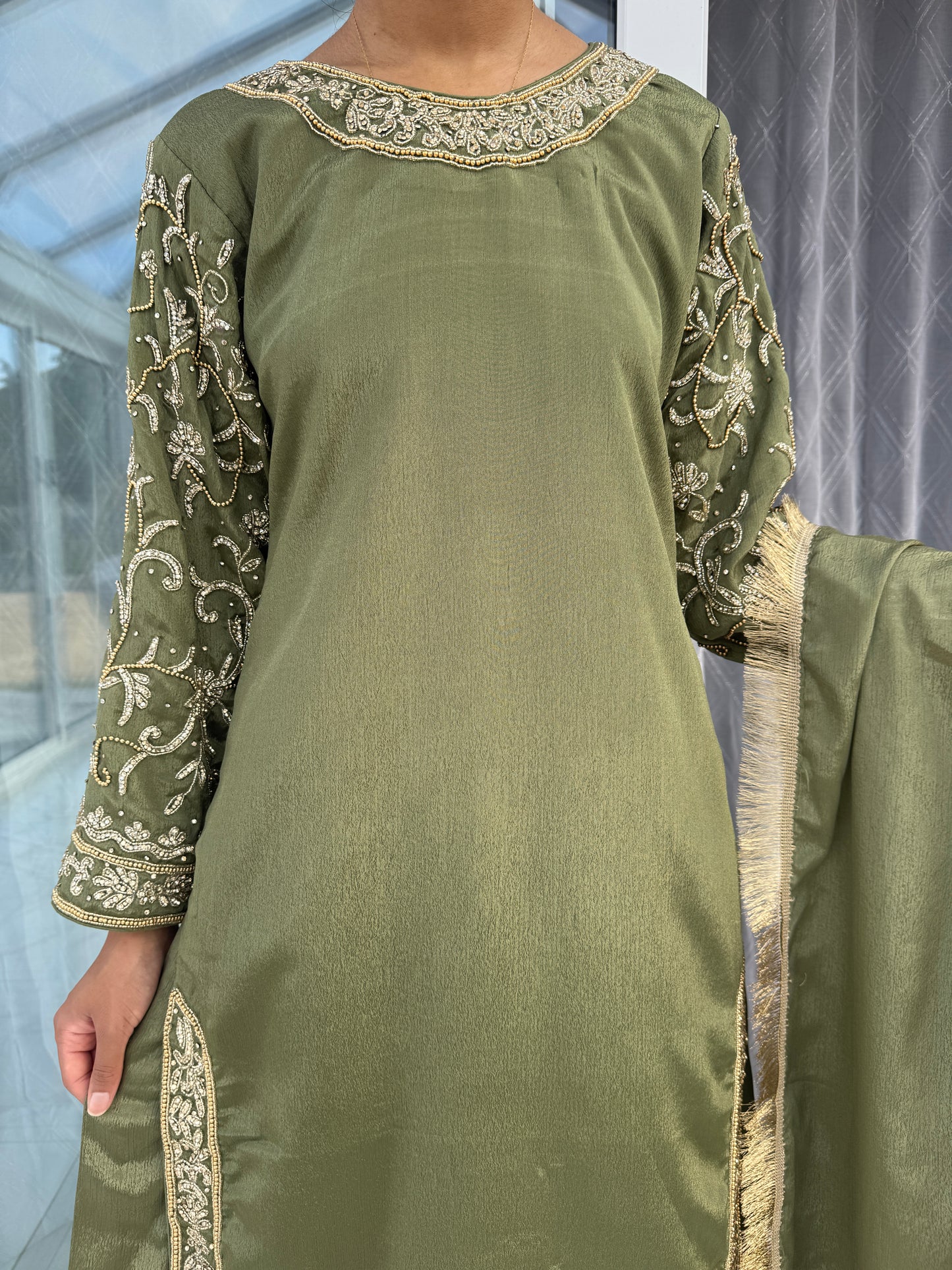 MALIKA - Embellished raw silk outfit with Sharara