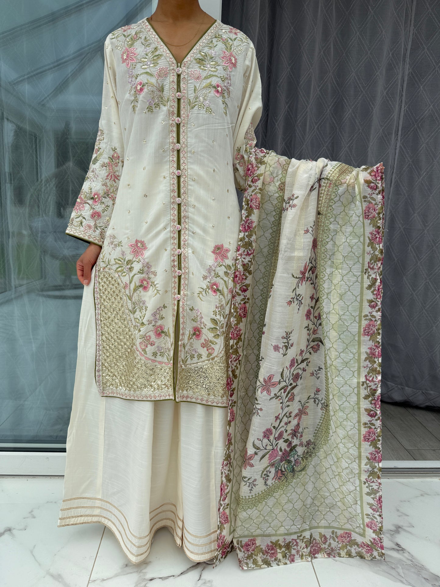 MAAHI - ETHNIC INSPIRED EMBROIDERED KAMEEZ WITH SHARARA
