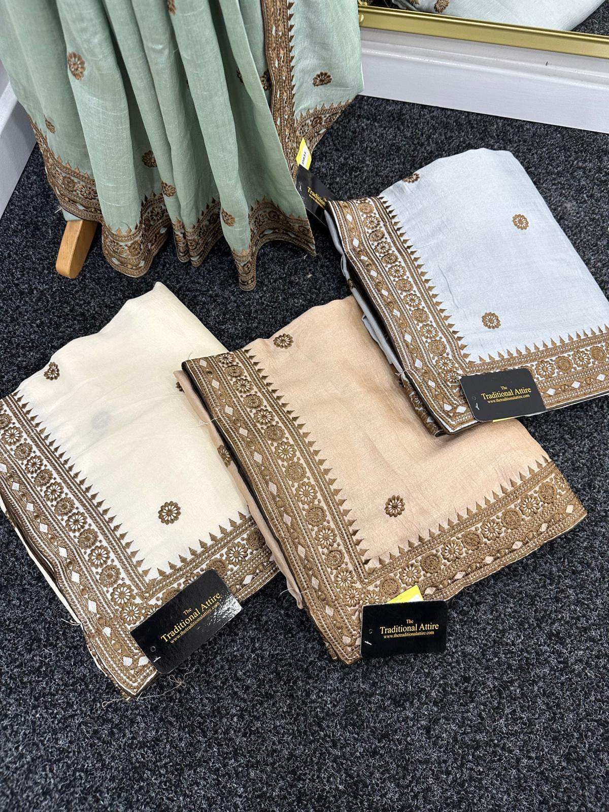 ZIYA - Embroidered saree