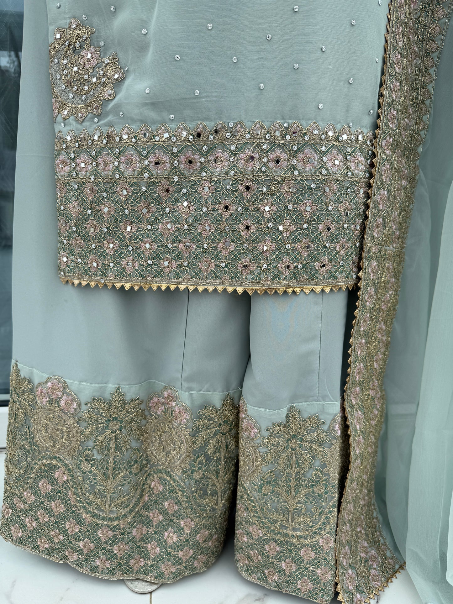 AMAAL - Embroidered chiffon kameez with Kali sharara