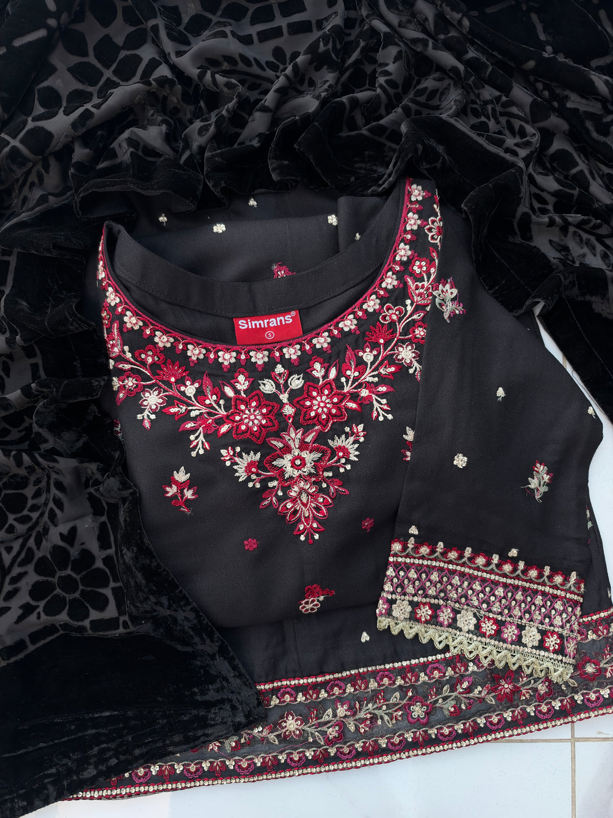 ZIYA SIMRANS - Embroidered Dhanak kameez with sharara & plachi shawl
