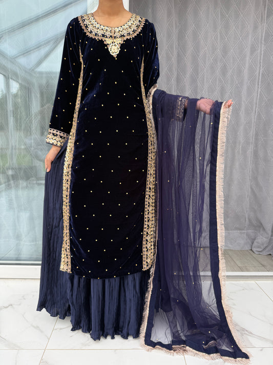AYAT - Embroidered velvet kameez with lengha