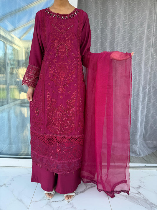 ARWA - Embroidered viscose kameez with sequins