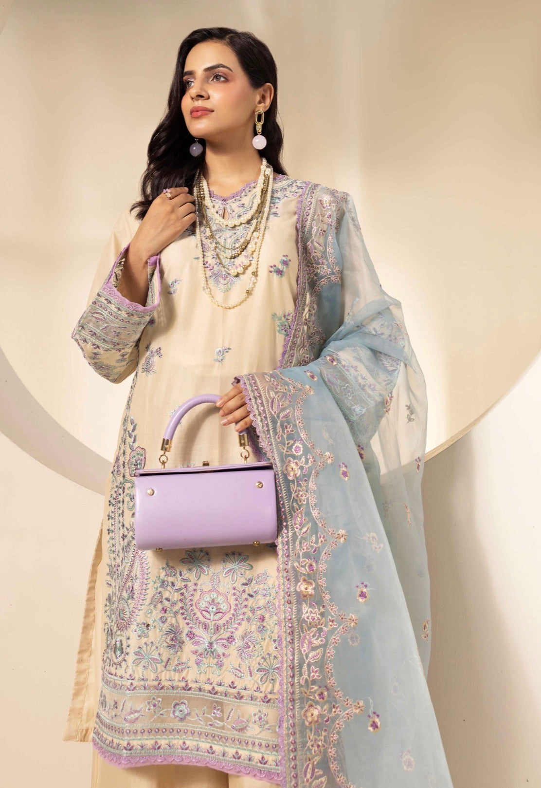 SIMRANS RAYAA - Embroidered soft cotton outfit with plazo