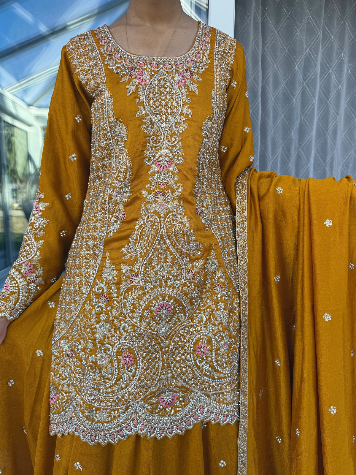 GEET - Embroidered kameez with diamanté stonework and lengha