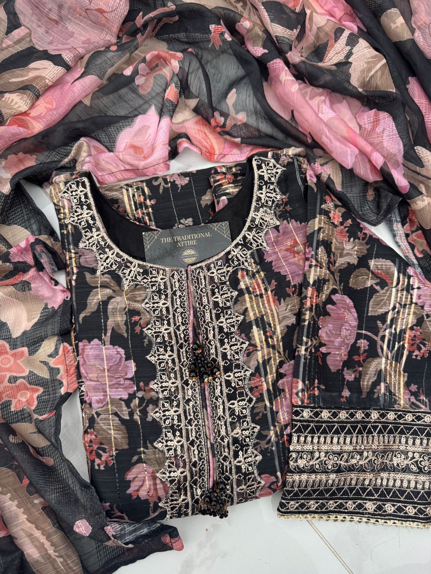 ANDAAZ SIMRANS FARSHI SHALWAR