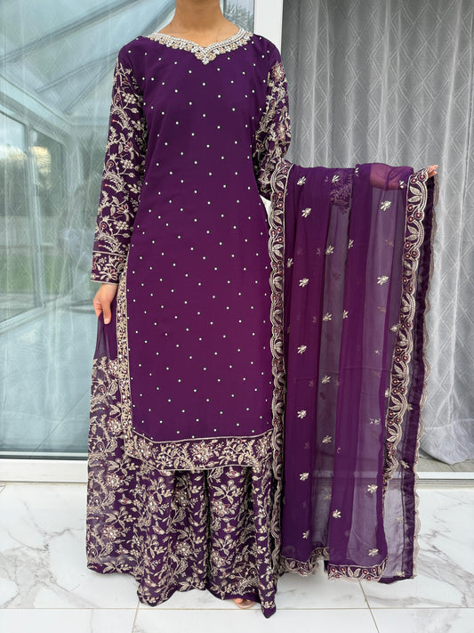 MUSKAAN - Chiffon outfit with embroidered sharara