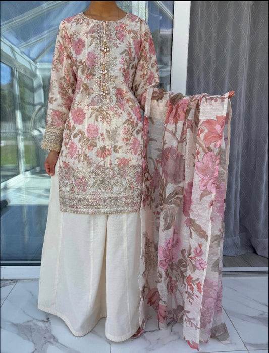 AYNAZ Pink flowers - Printed and embroidered monar kameez with Kali Sharara
