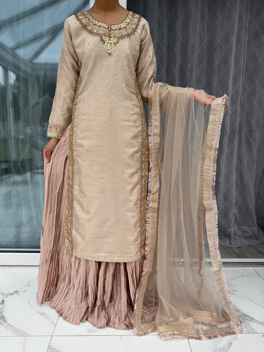 AYAT - Embroidered masoori kameez with pleated Lengha