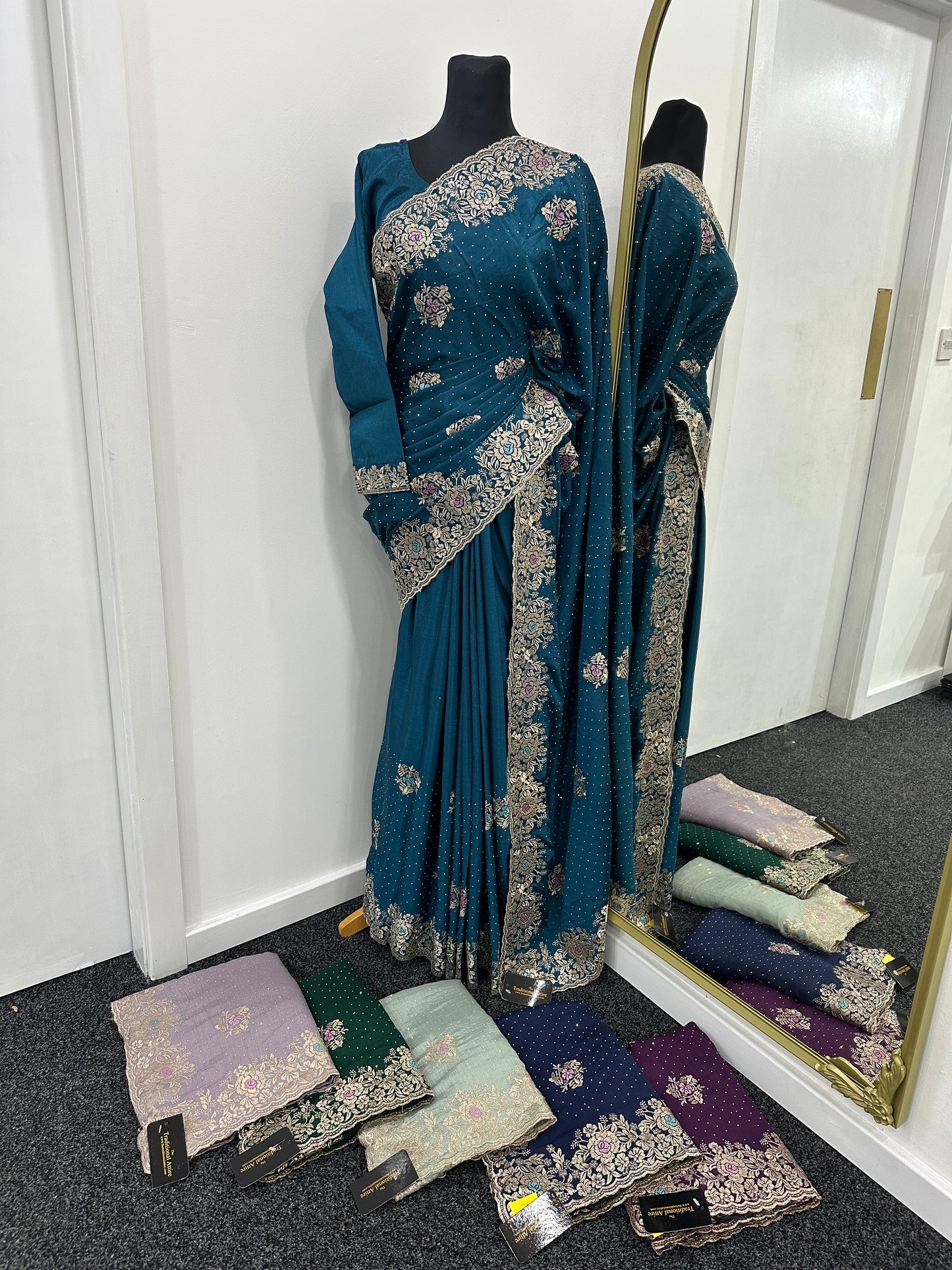 NEHA - Embroidered saree