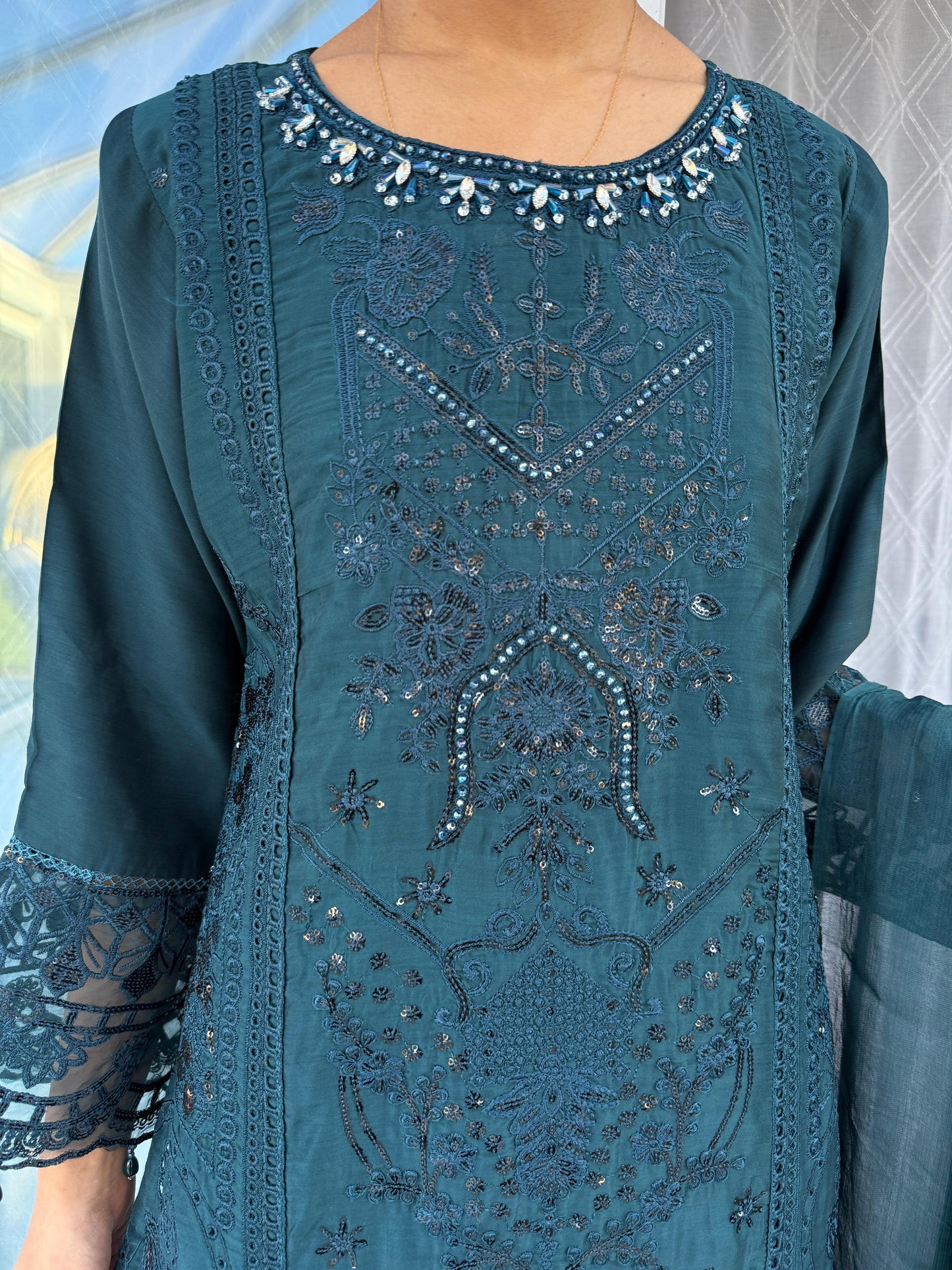 ARWA TEAL - Embroidered viscose kameez with sequins
