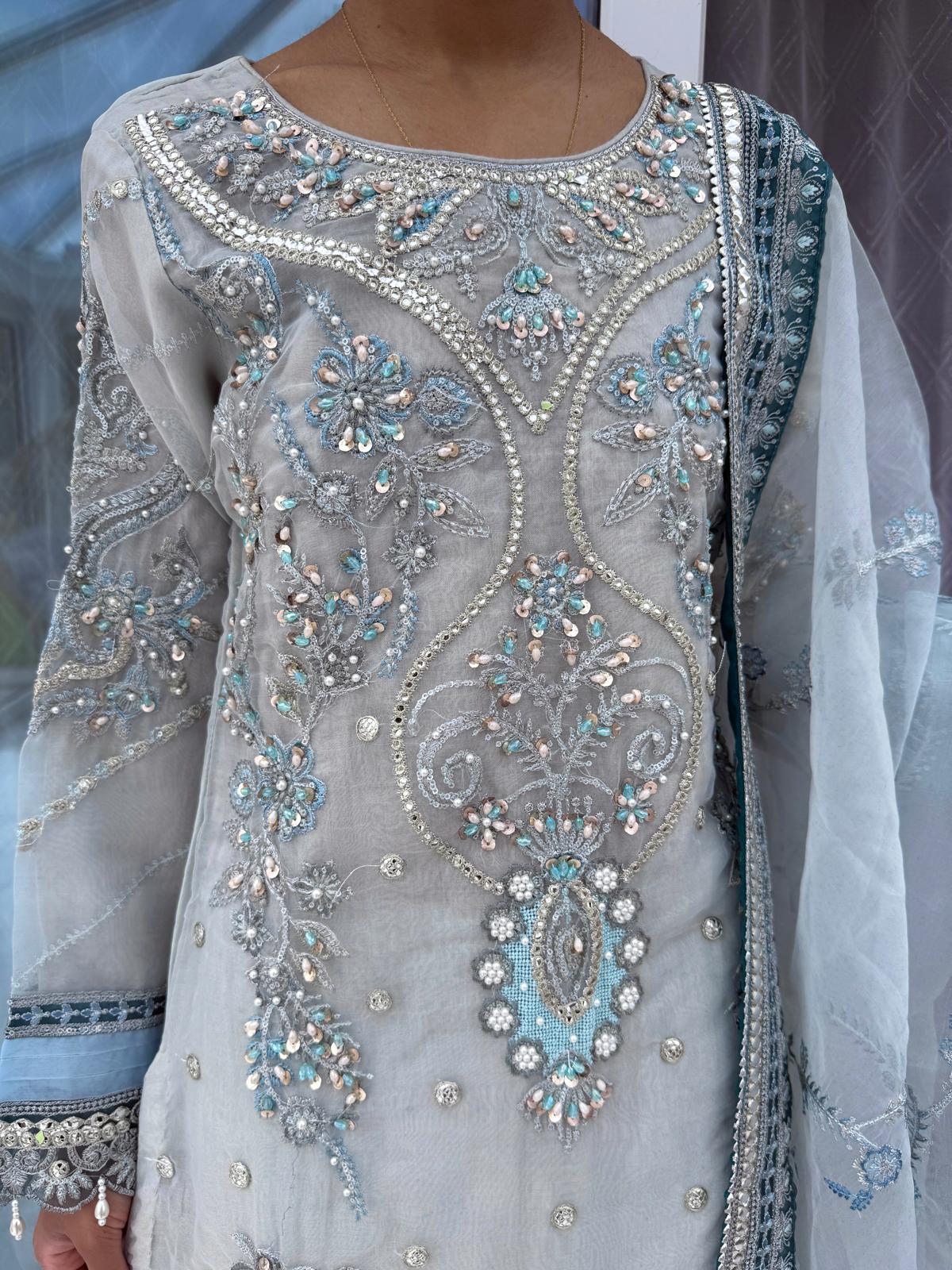 SAFIYA - Embroidered organza Kameez with plazo