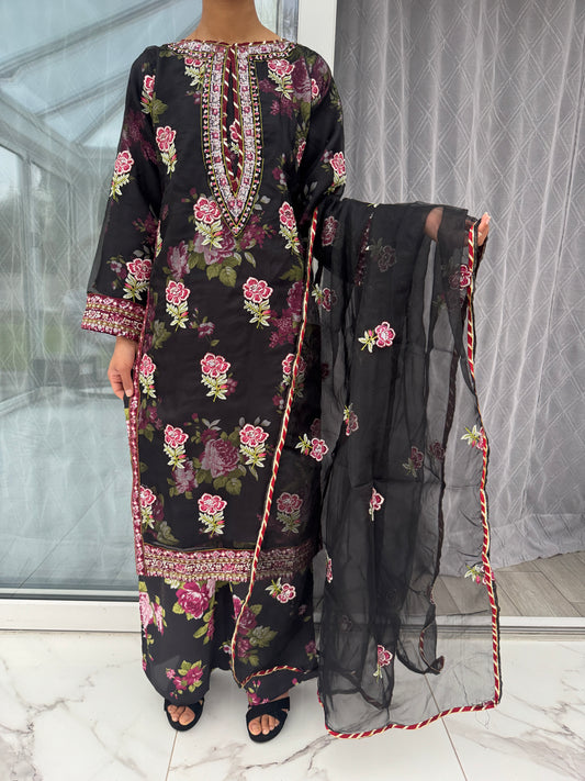 MINAHIL - Embroidered organza/silk printed kameez with plazo Black
