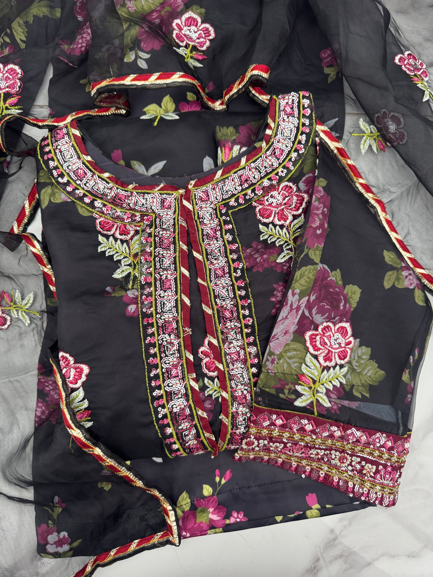MINAHIL - Embroidered organza/silk printed kameez with plazo Black