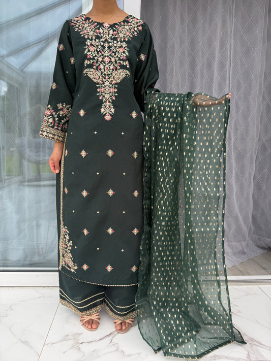 LARAIB GREEN - Zari embroidered raw silk kameez with plazo