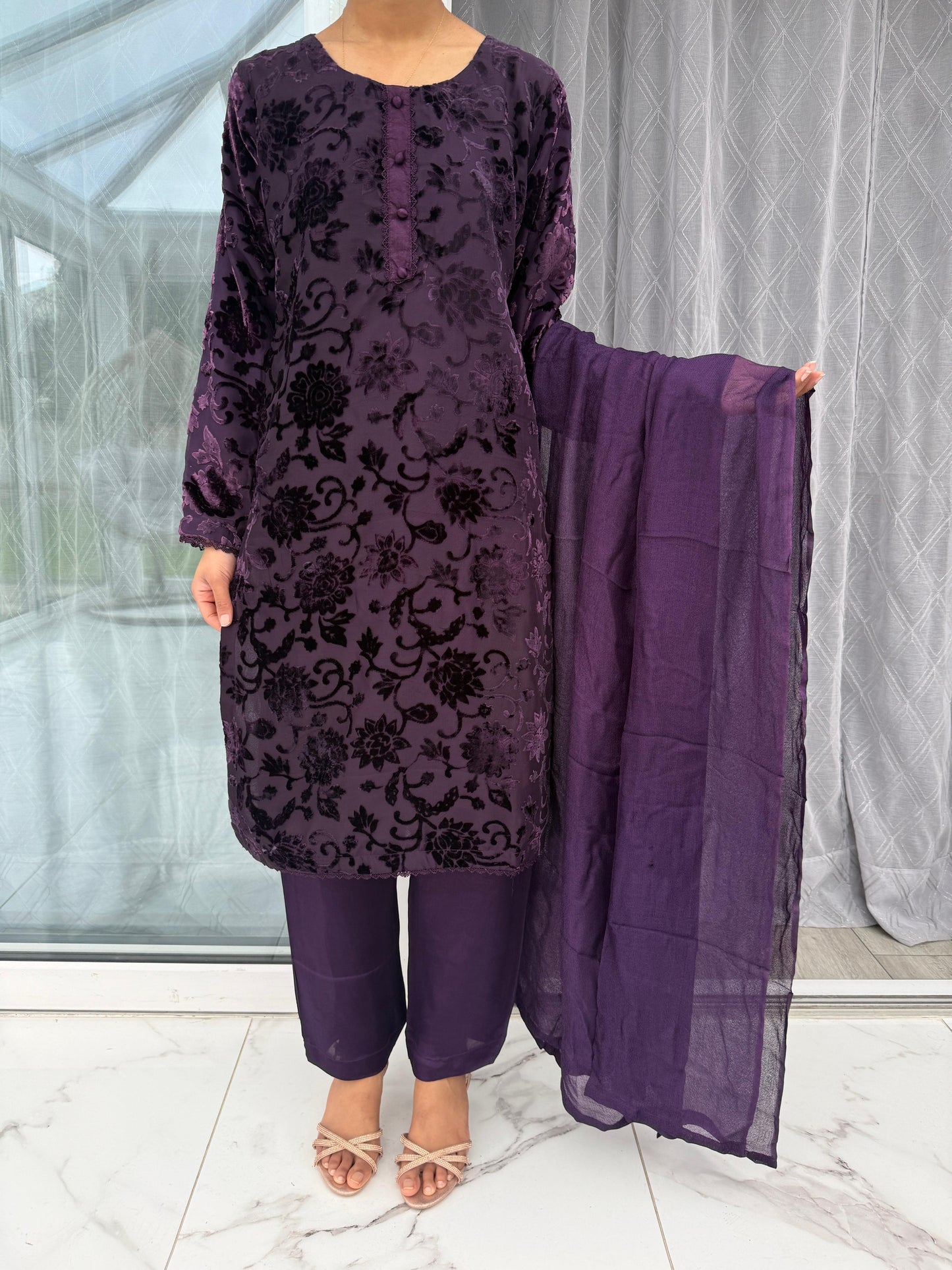 ROMA PURPLE - Plachi velvet outfit with straight trousers
