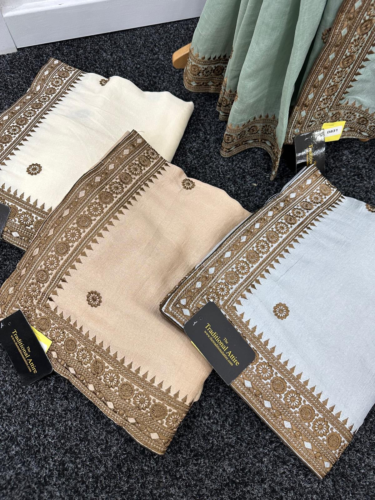 ZIYA - Embroidered saree