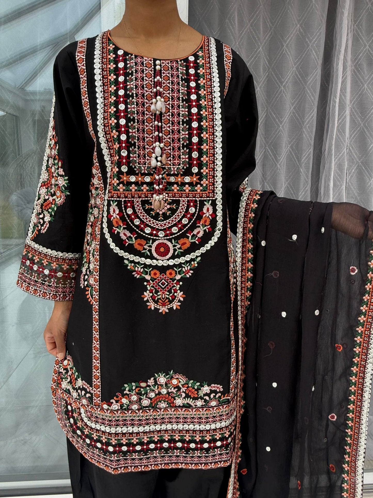 RANG JA - Embroidered cotton kameez with shalwar