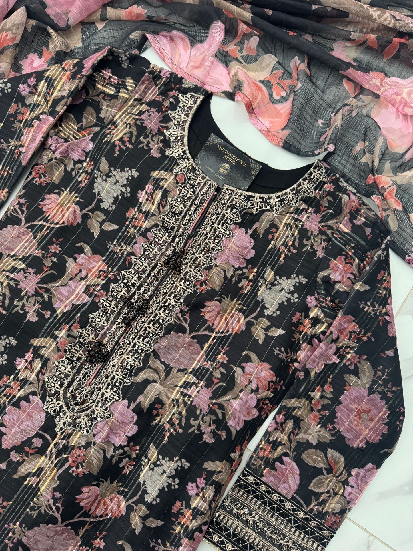 ANDAAZ SIMRANS FARSHI SHALWAR