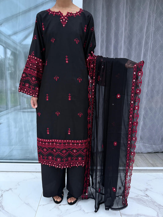 UMAYRA - Embroidered linen kameez with plazo & chiffon dupatta black