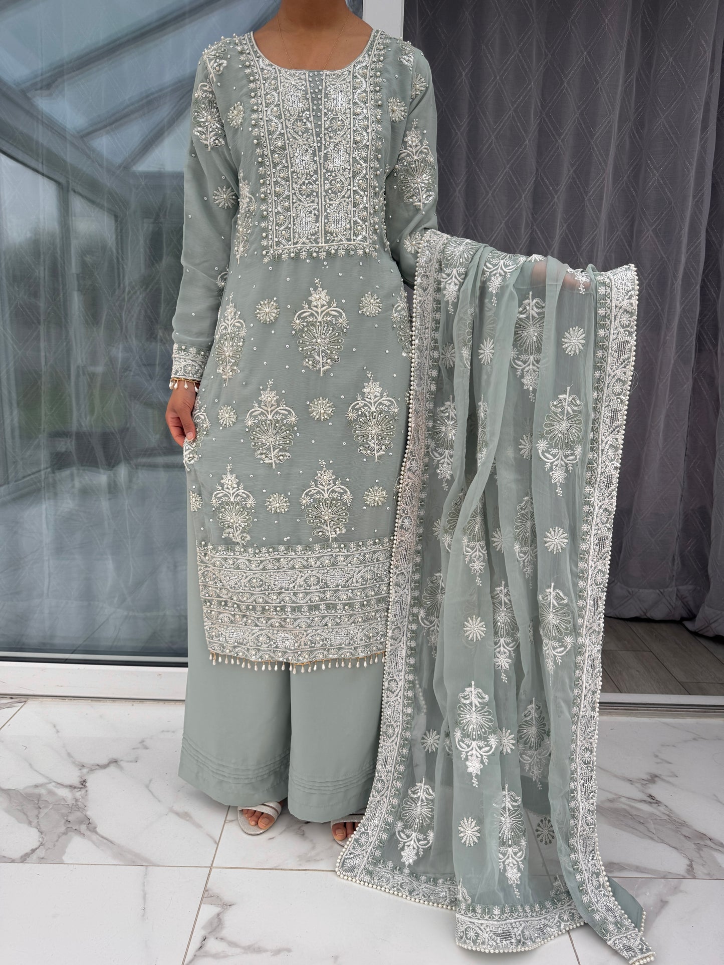 SADAF - Embroidered chiffon outfit with pearls