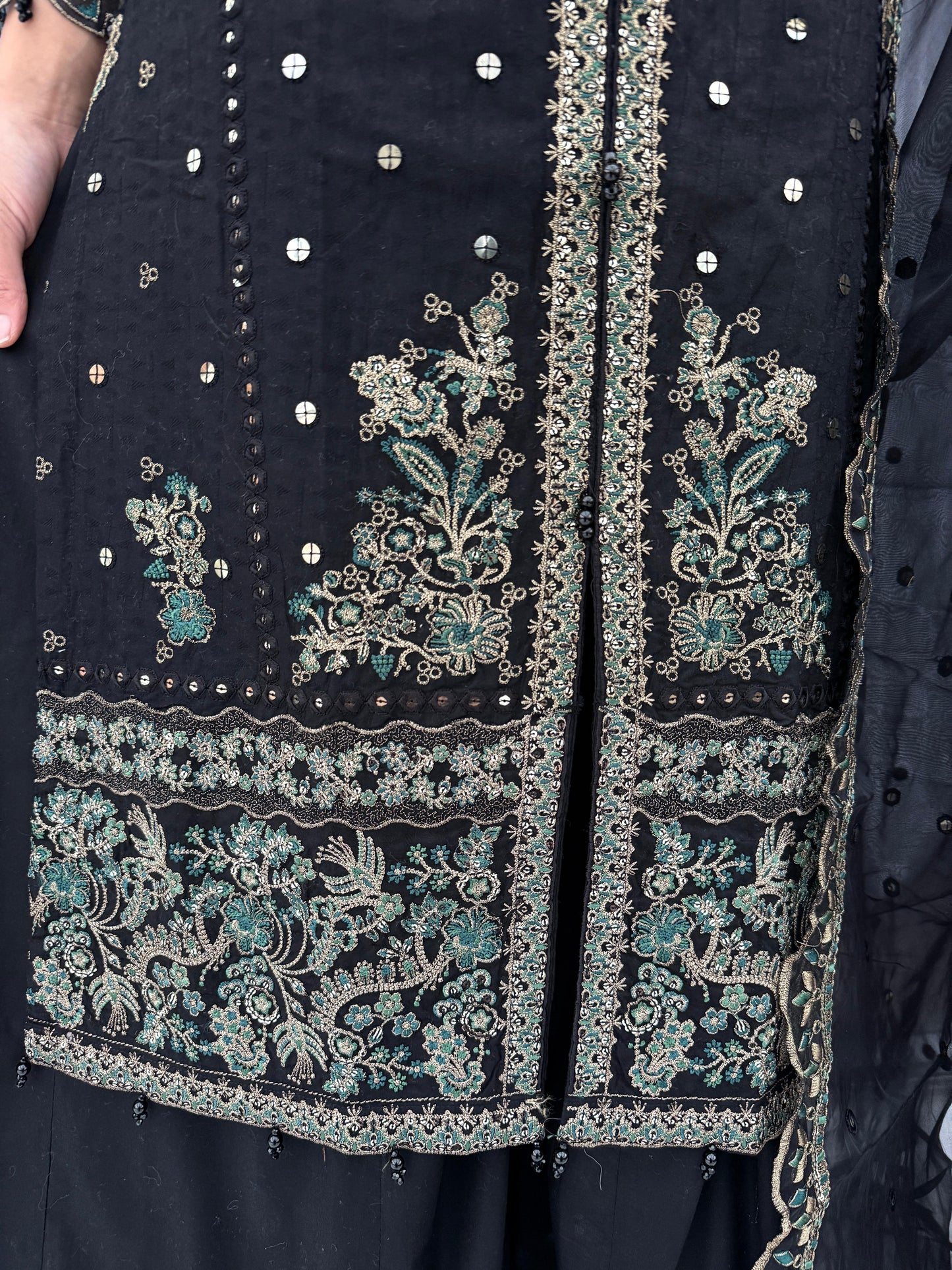HANIA AMIR EXCLUSIVE JACQUARD EID COLLECTION